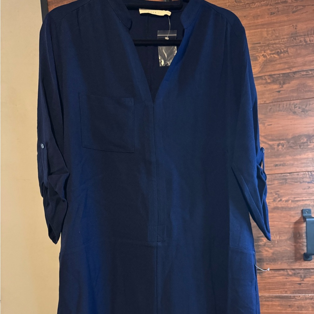 NWOT NAVY BLUE PULLOVER